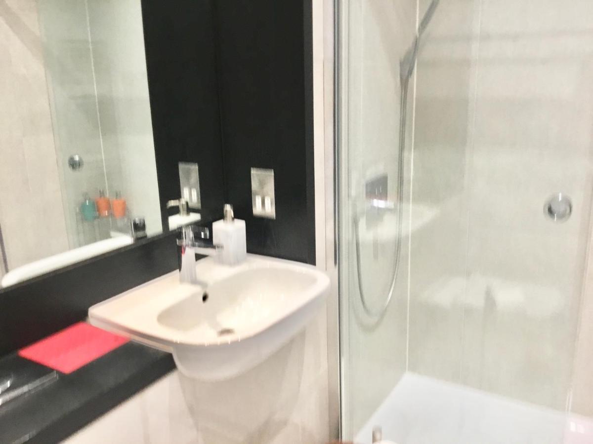 Luxury Ensuite Room 2 Minutes From Cambridge Station Kültér fotó